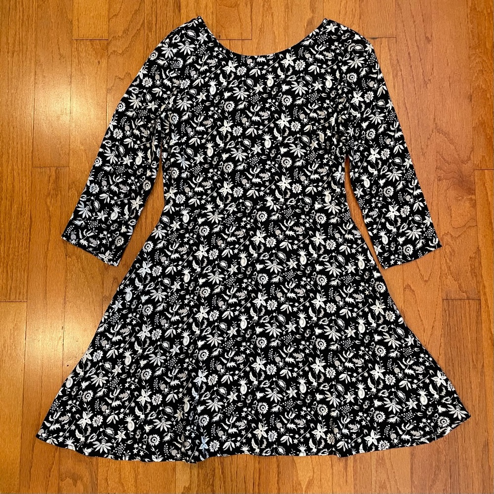 GAP black & white floral dress with 3/4 sleeves